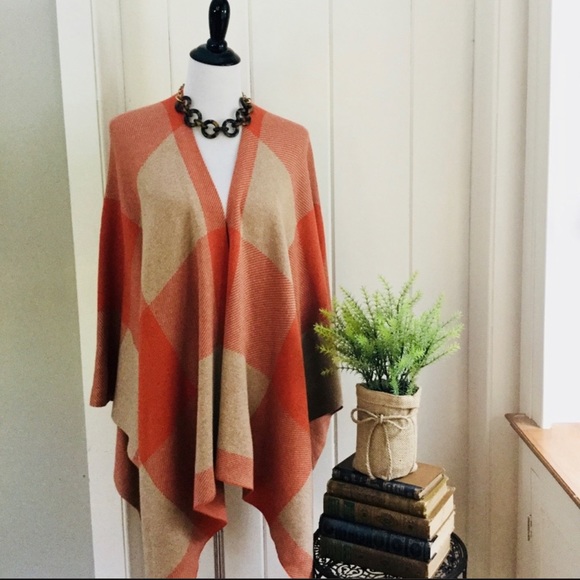 🎉HOST PICK 💓 Talbots Orange Plaid Poncho Shawl - Picture 5 of 9